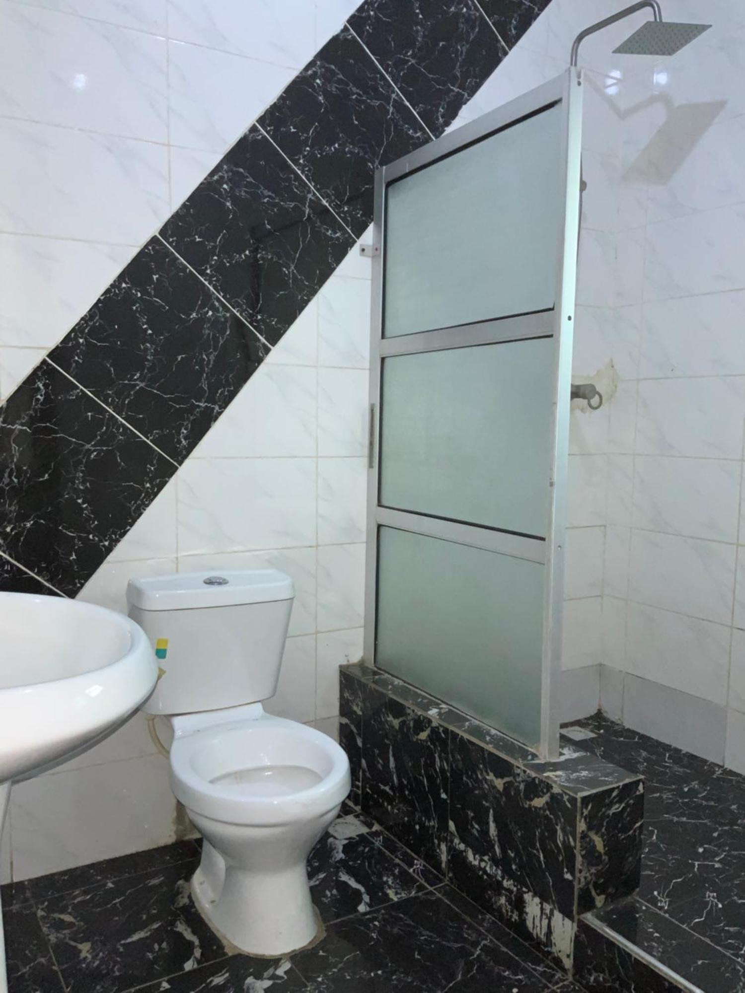 Senators Suites And Towers Hotel Omole Экстерьер фото